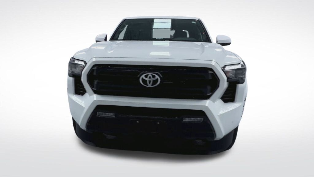 New 2025 Toyota Tacoma SR5 Truck