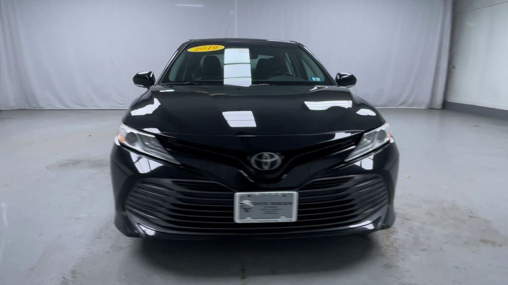 Used 2019 Toyota Camry XLE Sedan