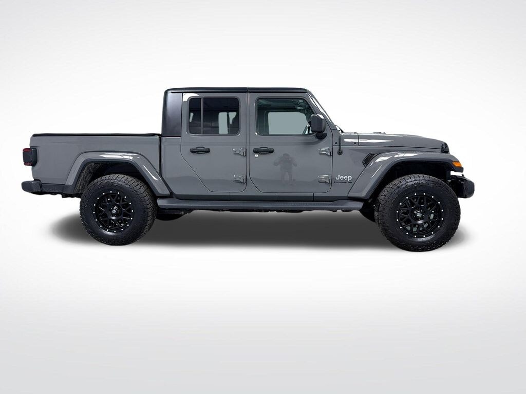 Used 2020 Jeep Gladiator Overland Truck