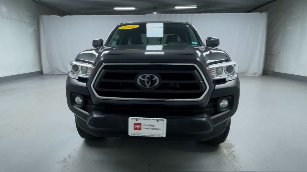 2022 Toyota Tacoma SR5 photo 3
