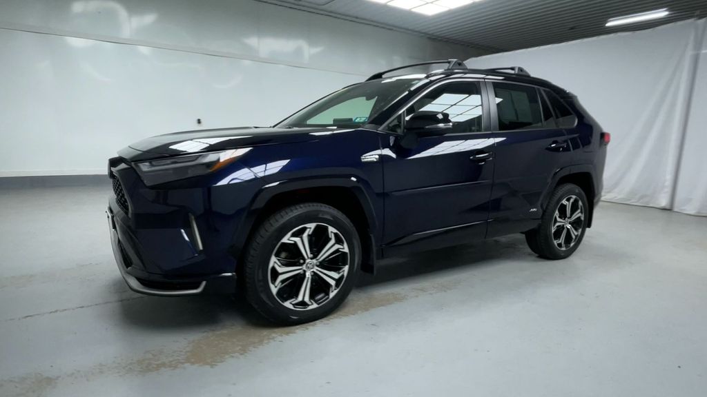 2022 Toyota RAV4 Prime XSE photo 3