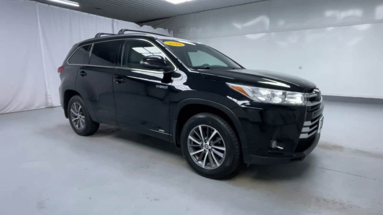 Used 2018 Toyota Highlander XLE with VIN 5TDJGRFH0JS051711 for sale in Swanzey, NH