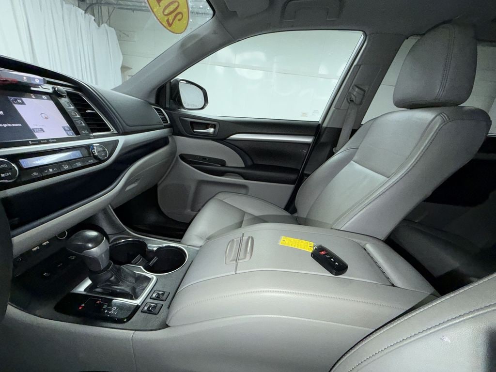 Used 2019 Toyota Highlander XLE SUV