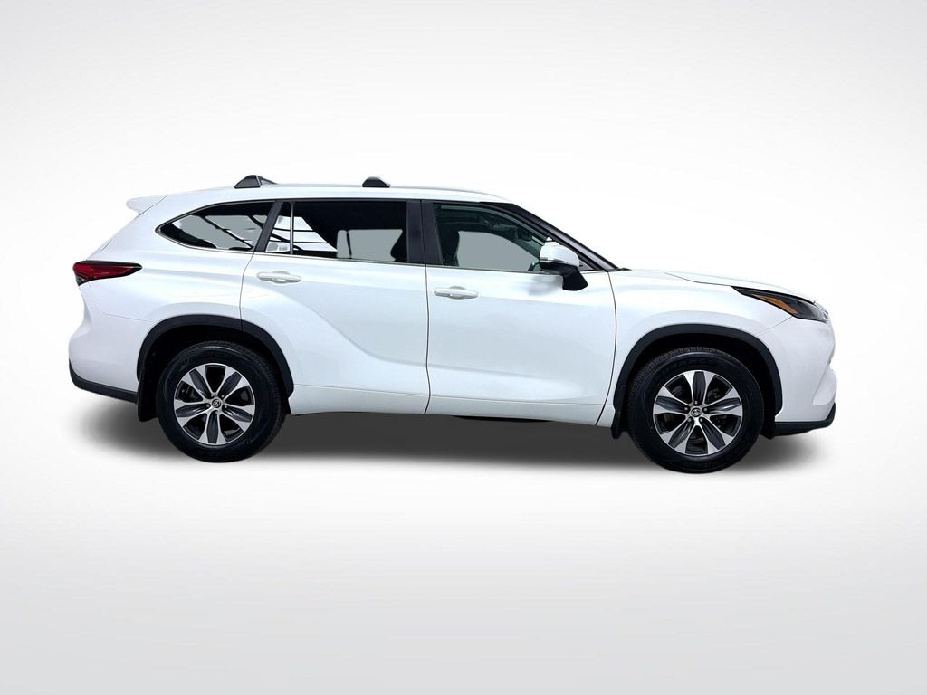 Used 2023 Toyota Highlander XLE SUV
