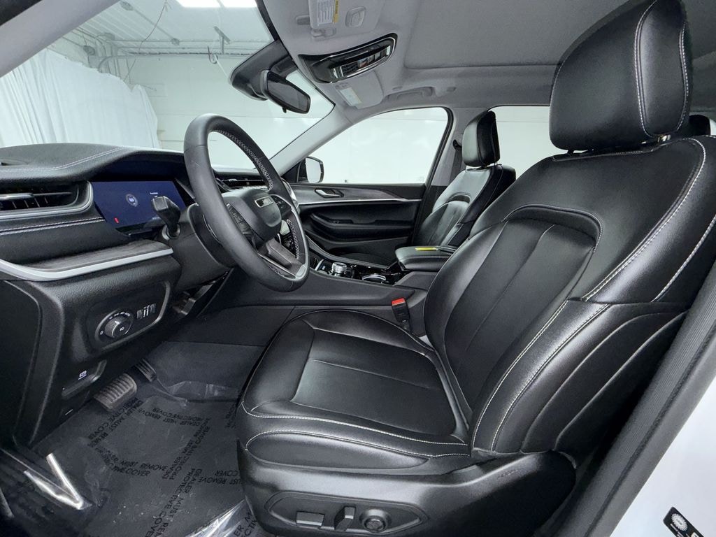 Used 2023 Jeep Grand Cherokee Limited SUV