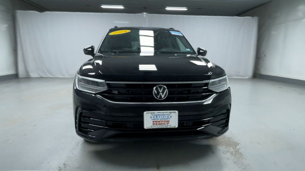 2024 Volkswagen Tiguan SE R-Line Black photo 3