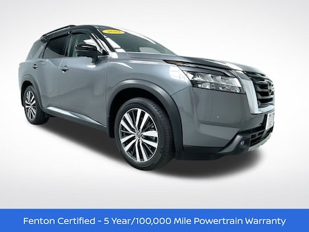 2022 Nissan Pathfinder Platinum SUV