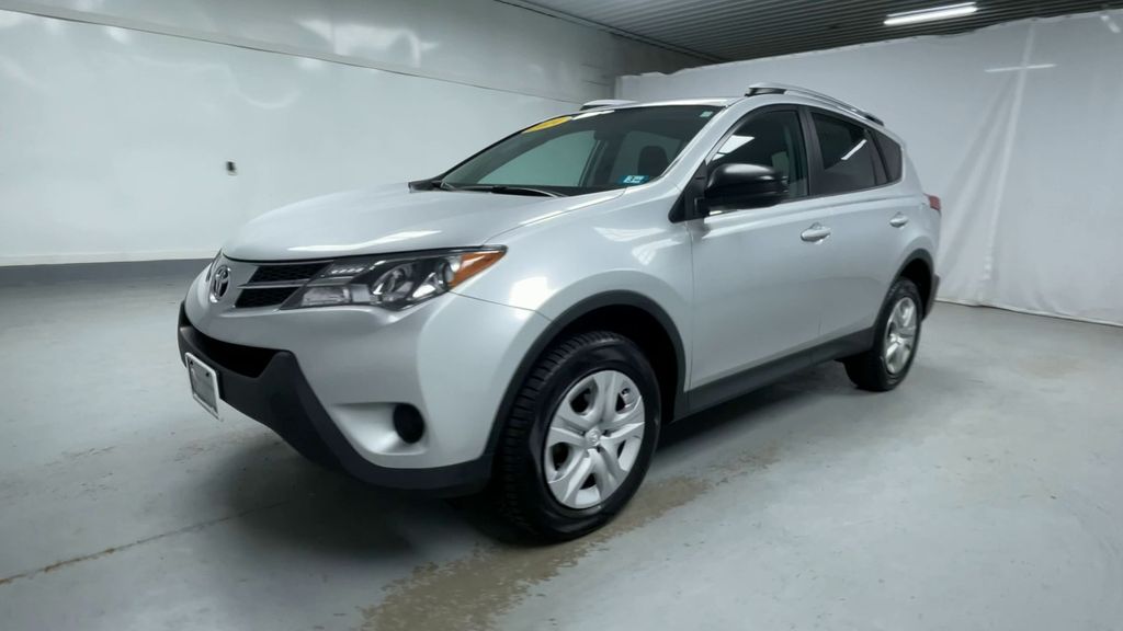 2014 Toyota RAV4 LE photo 4