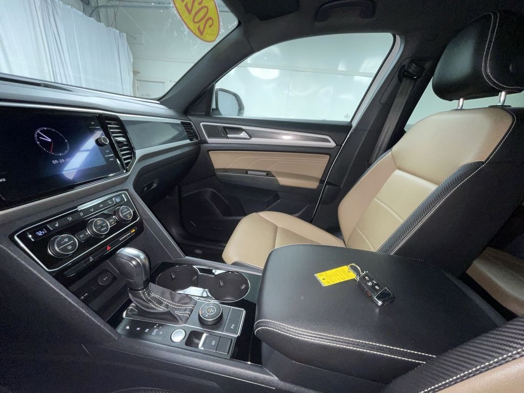 Used 2022 Volkswagen Atlas Cross Sport 3.6L V6 SE w/Technology SUV