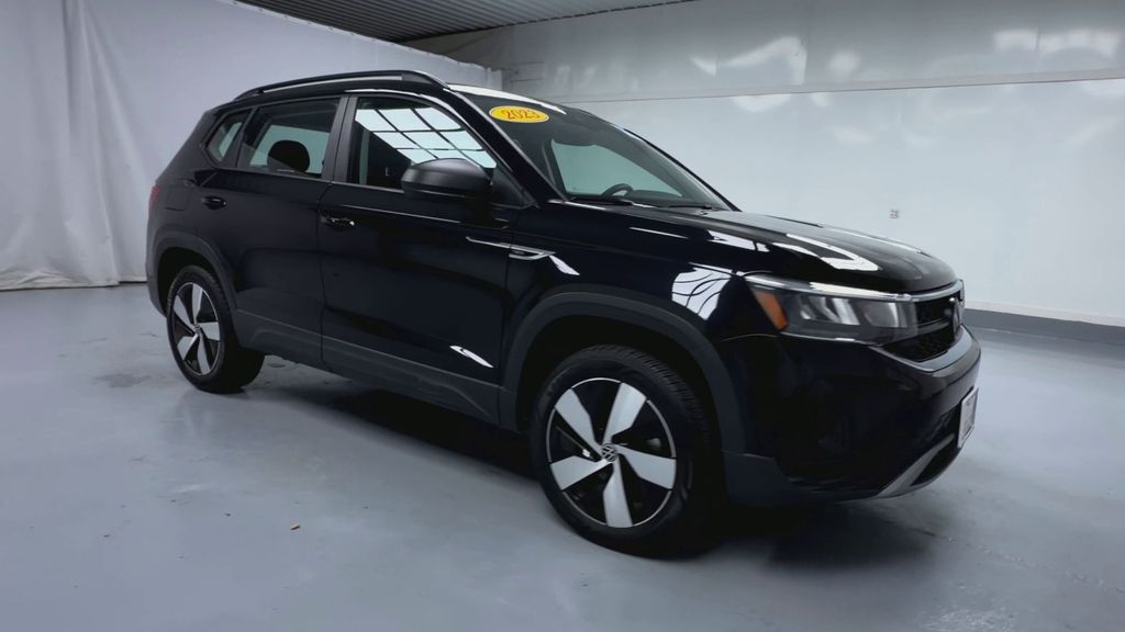2023 Volkswagen Taos S photo 2