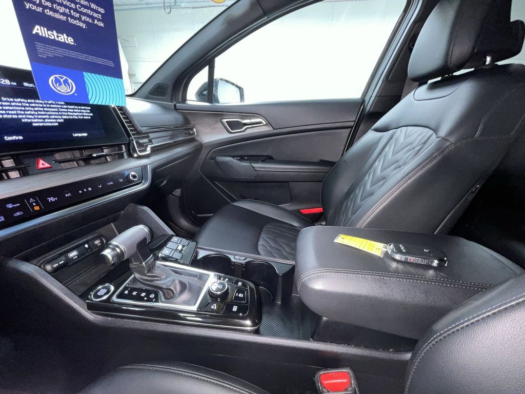 2023 Kia Sportage X-Line photo 3