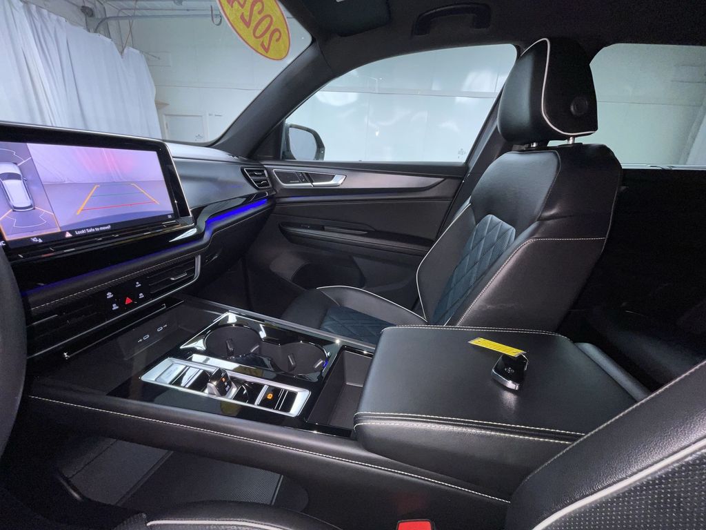 2024 Volkswagen Atlas Cross Sport SEL Premium R-Line photo 4