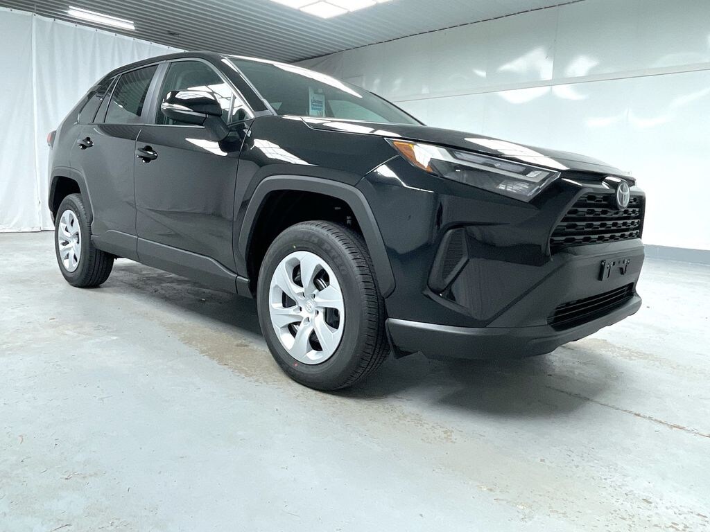 New 2025 Toyota RAV4 LE SUV