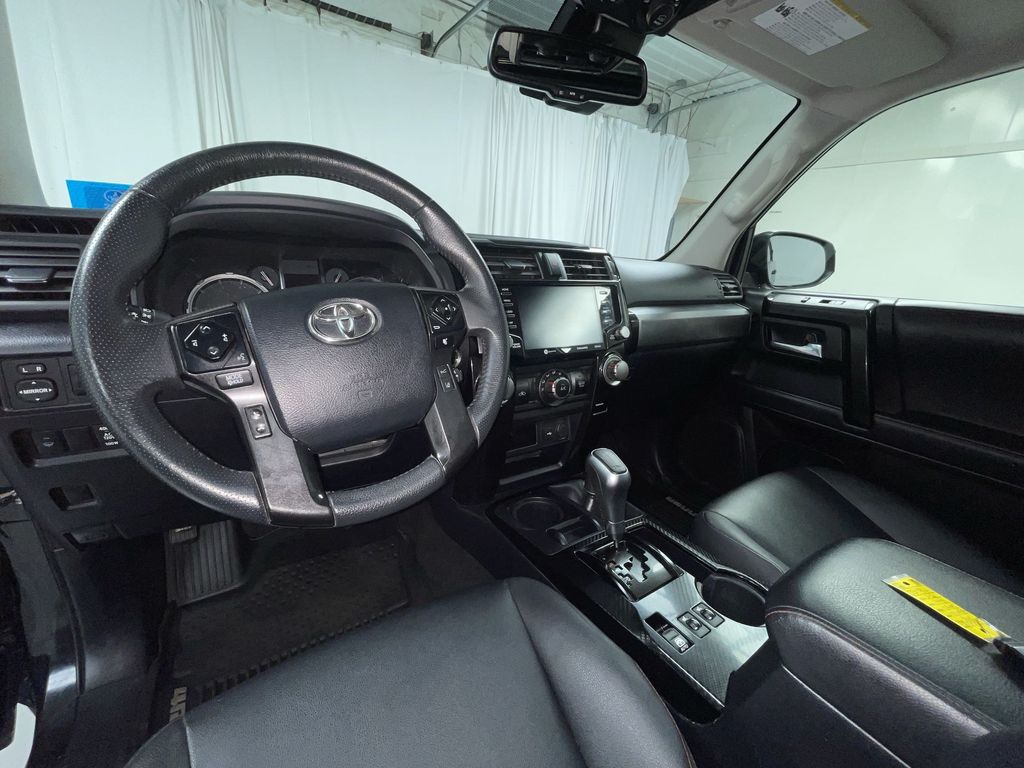 2020 Toyota 4Runner TRD Off-Road Premium photo 3