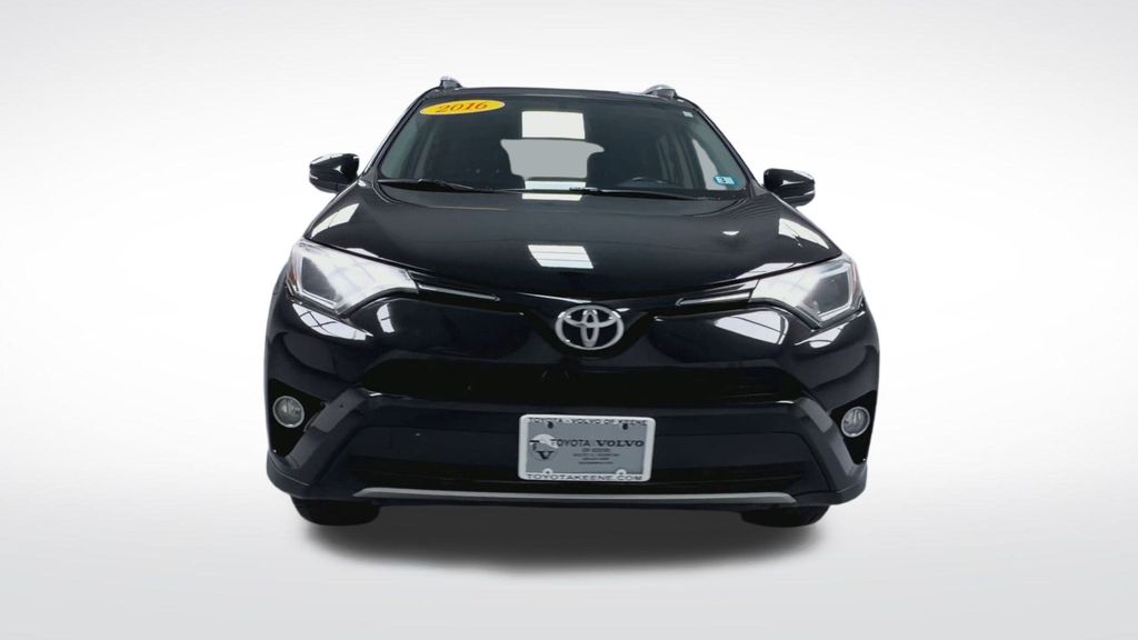 2016 Toyota RAV4 XLE photo 3