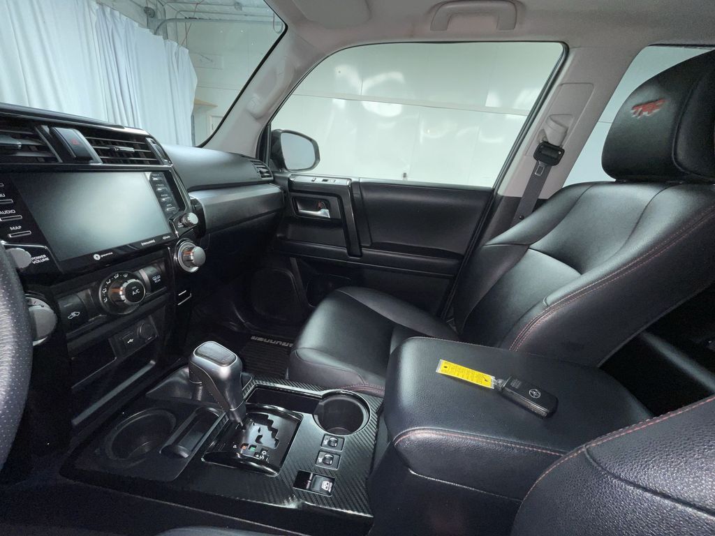 2020 Toyota 4Runner TRD Off-Road Premium photo 4