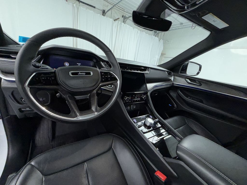 Used 2024 Jeep Grand Cherokee L Overland SUV