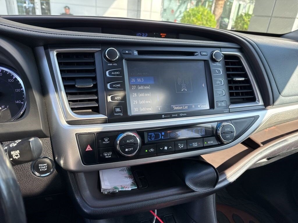 Used 2018 Toyota Highlander Limited V6 SUV