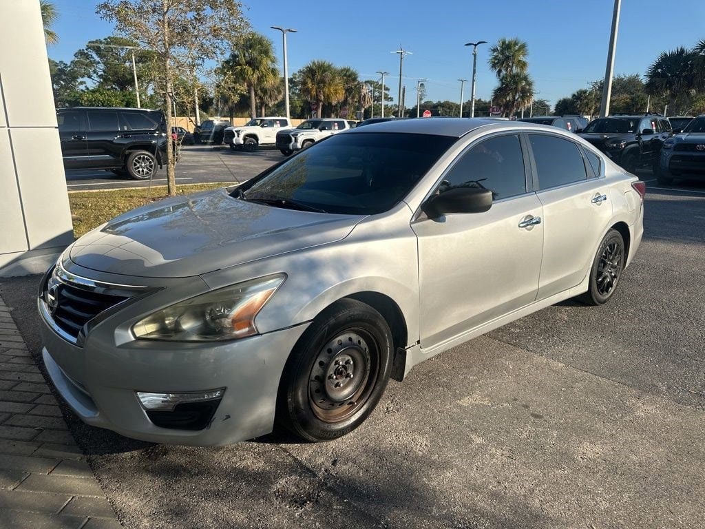 Used 2014 Nissan Altima S with VIN 1N4AL3AP1EN384511 for sale in Lighthouse Point, FL
