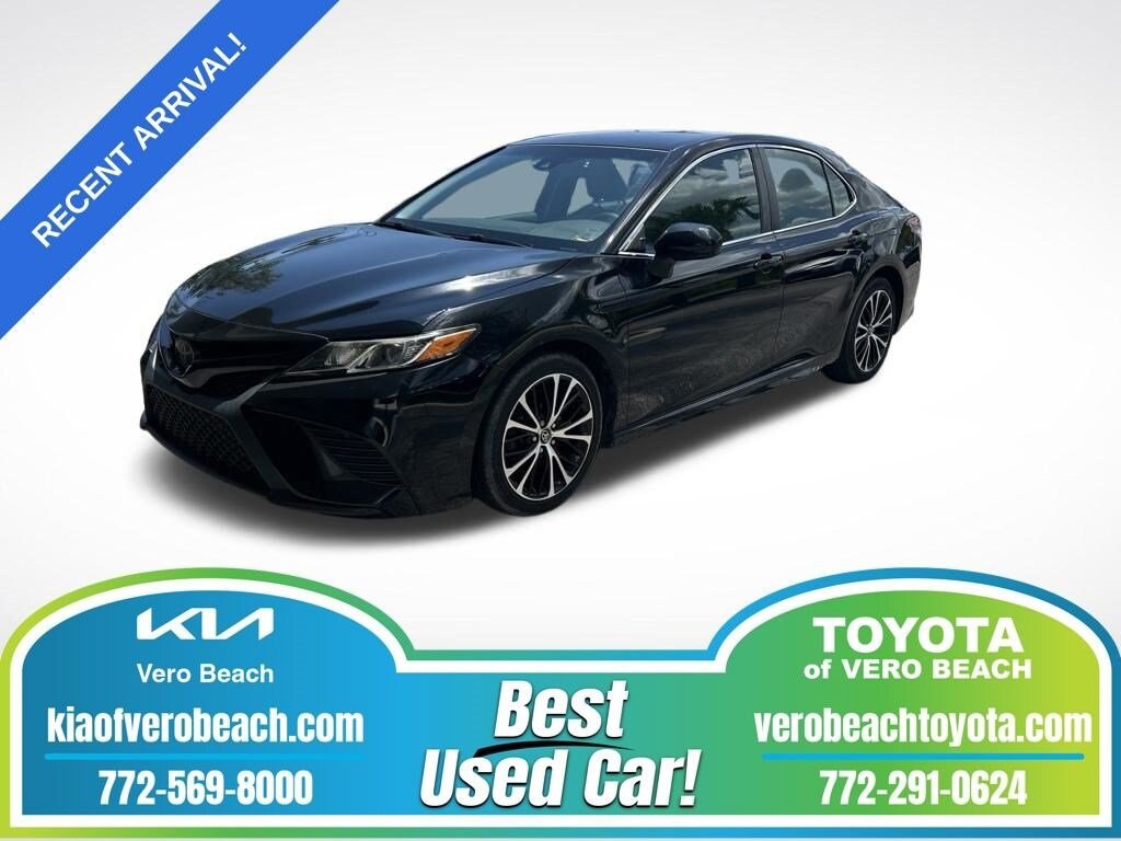 Used 2018 Toyota Camry SE Sedan