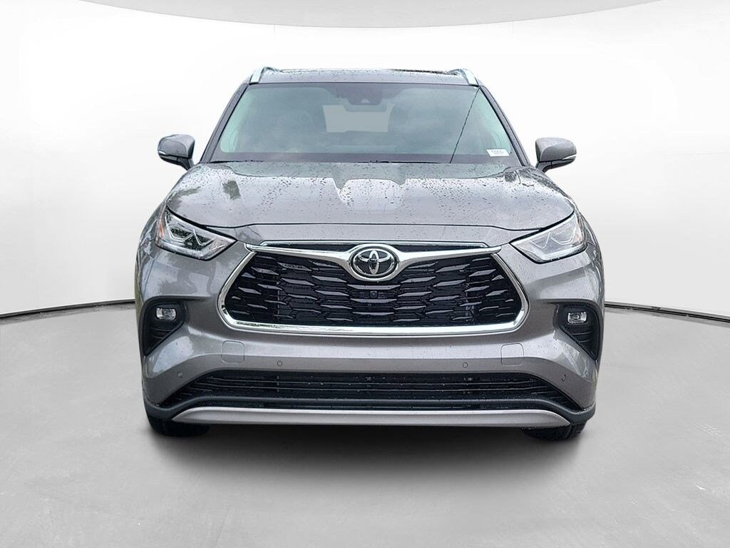 New 2026 Toyota Highlander Platinum SUV