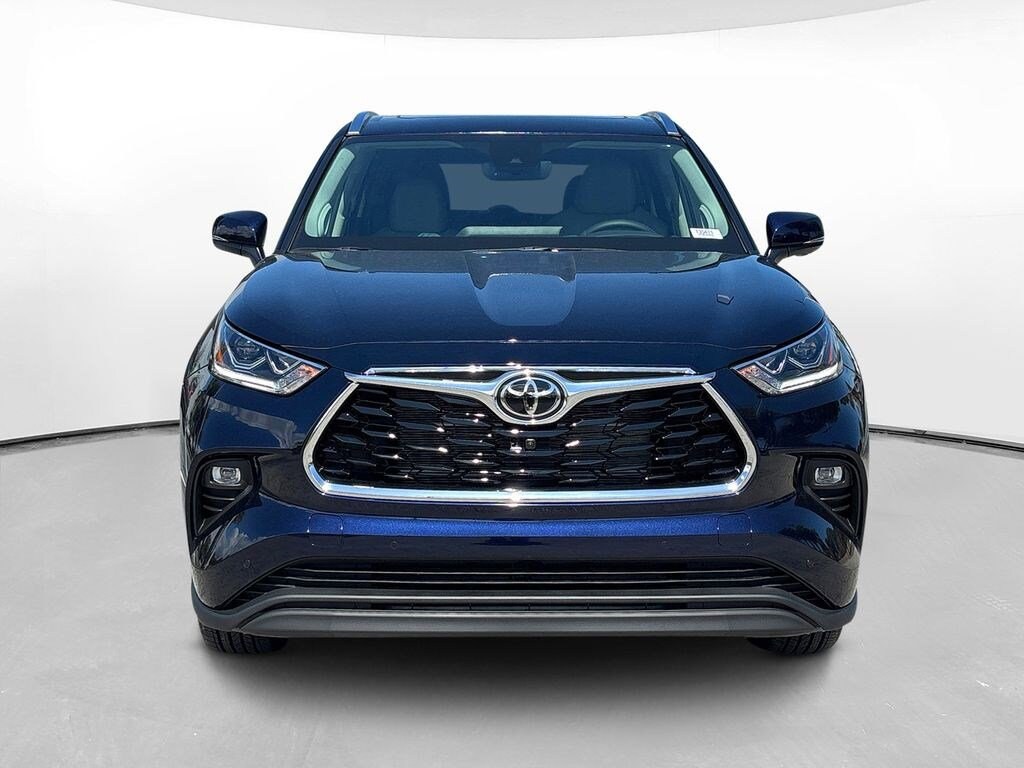 New 2026 Toyota Highlander Hybrid Limited SUV