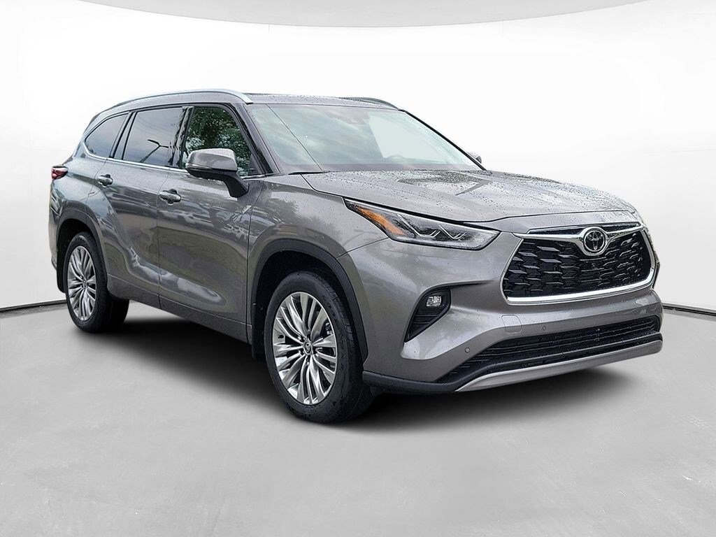 New 2026 Toyota Highlander Platinum SUV
