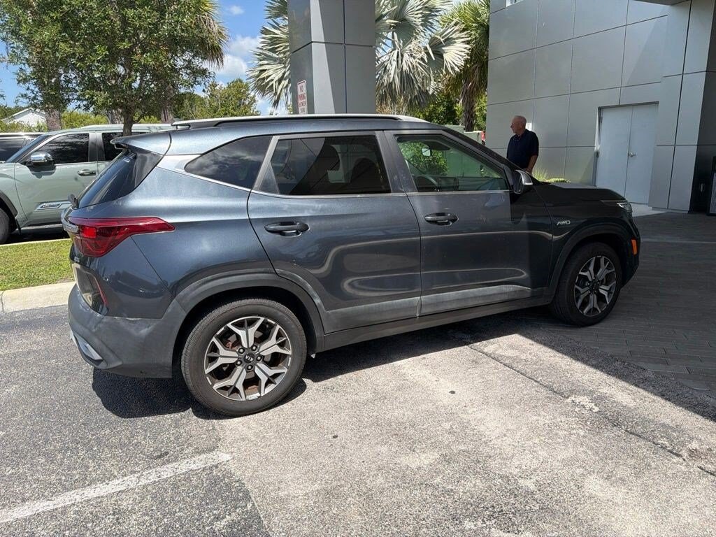 Used 2021 Kia Seltos EX SUV