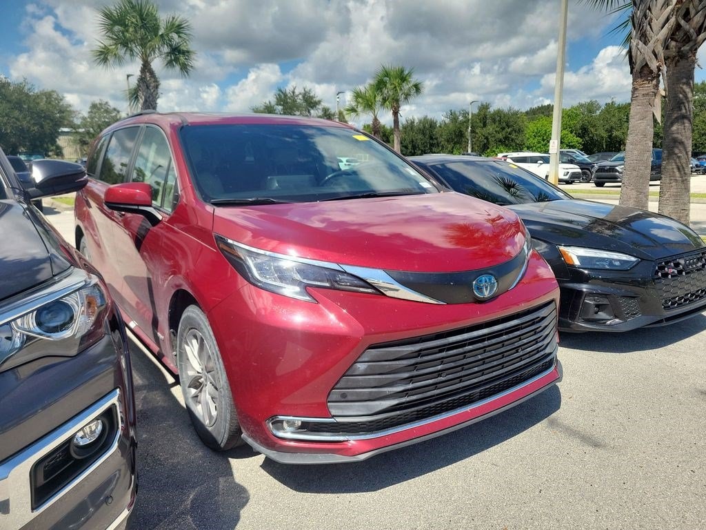 Certified 2021 Toyota Sienna XLE 8 Passenger Van
