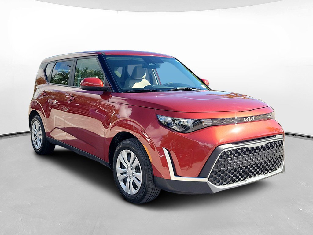 Used 2025 Kia Soul LX Hatchback