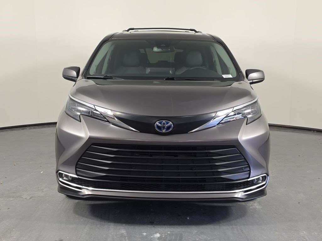 Certified 2024 Toyota Sienna XLE 7 Passenger Van Passenger Van
