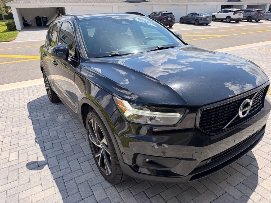 Used 2019 Volvo XC40 T5 R-Design SUV