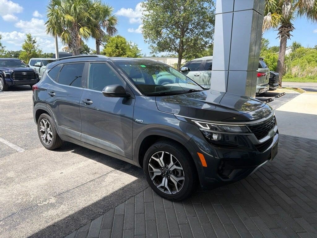 Used 2021 Kia Seltos EX SUV