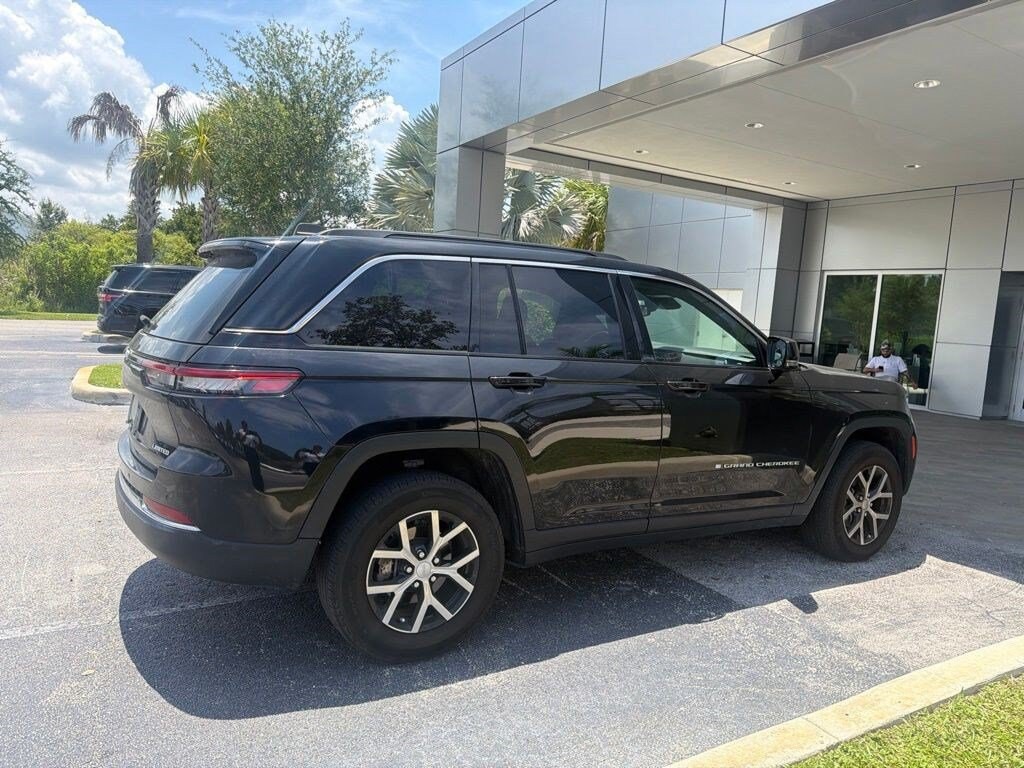 Used 2024 Jeep Grand Cherokee Limited SUV