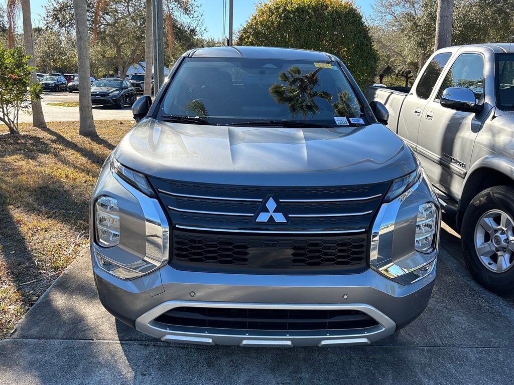 Used 2024 Mitsubishi Outlander SE SUV
