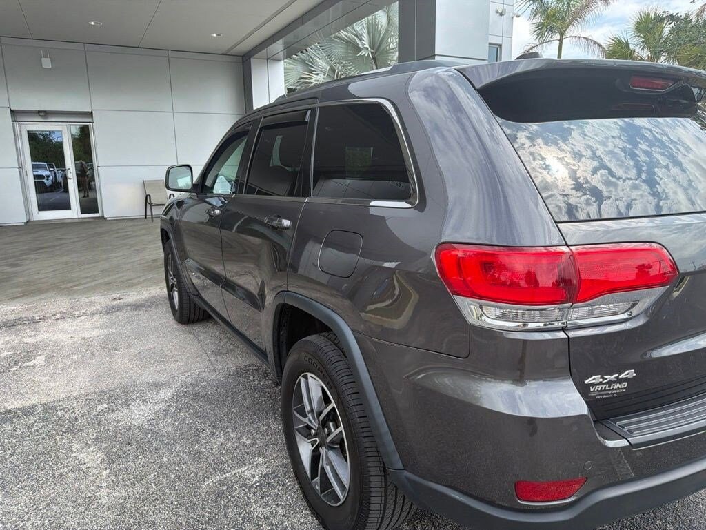 Used 2019 Jeep Grand Cherokee Laredo SUV