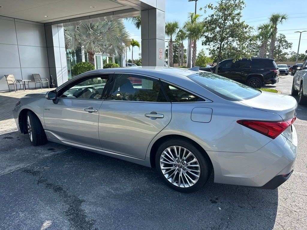 Used 2020 Toyota Avalon Hybrid Limited Sedan