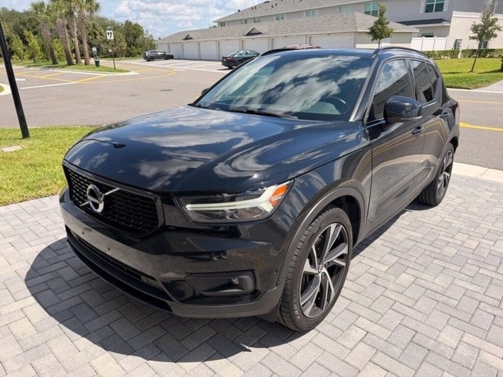 Used 2019 Volvo XC40 T5 R-Design SUV