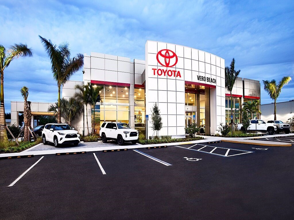 Used 2017 Toyota Prius v Three Wagon