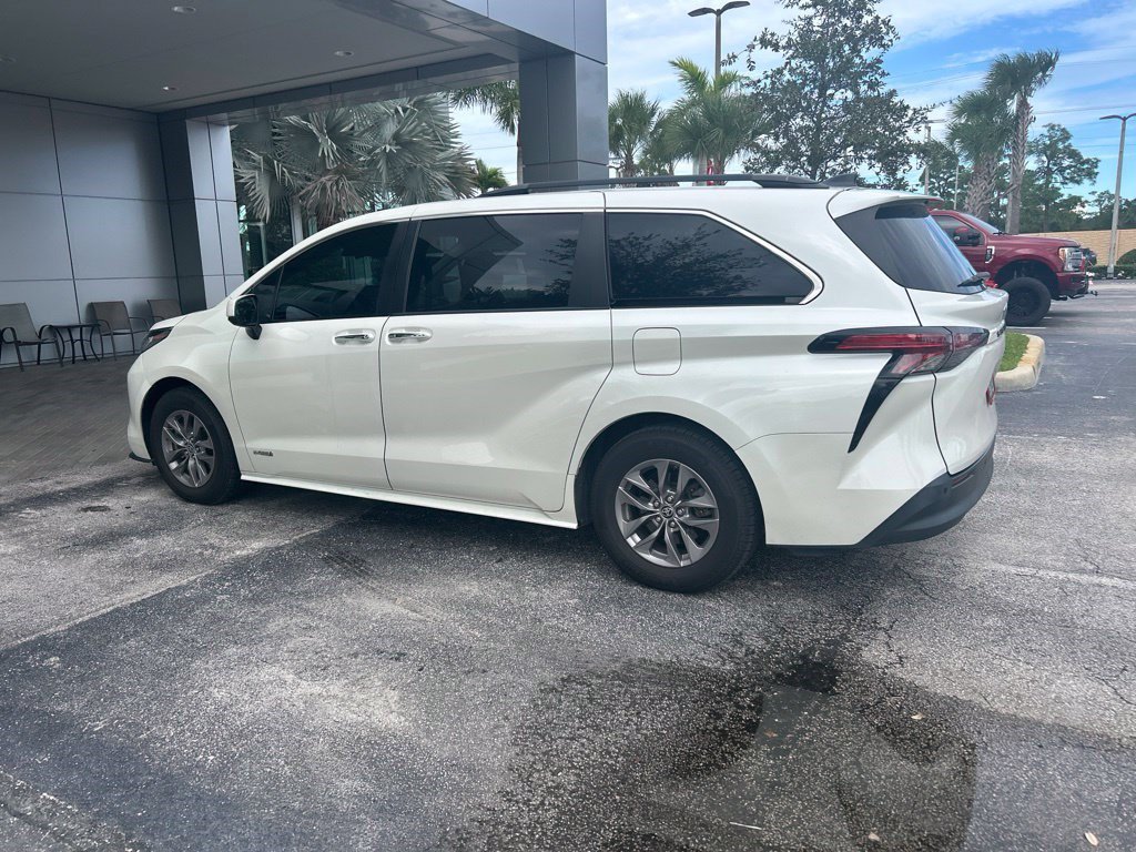 Used 2021 Toyota Sienna XLE 8 Passenger Van