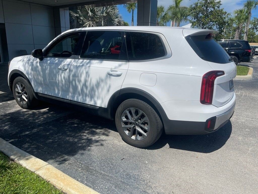 Used 2024 Kia Telluride LX SUV