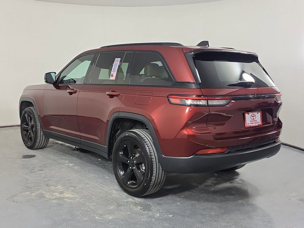 Used 2025 Jeep Grand Cherokee Limited SUV