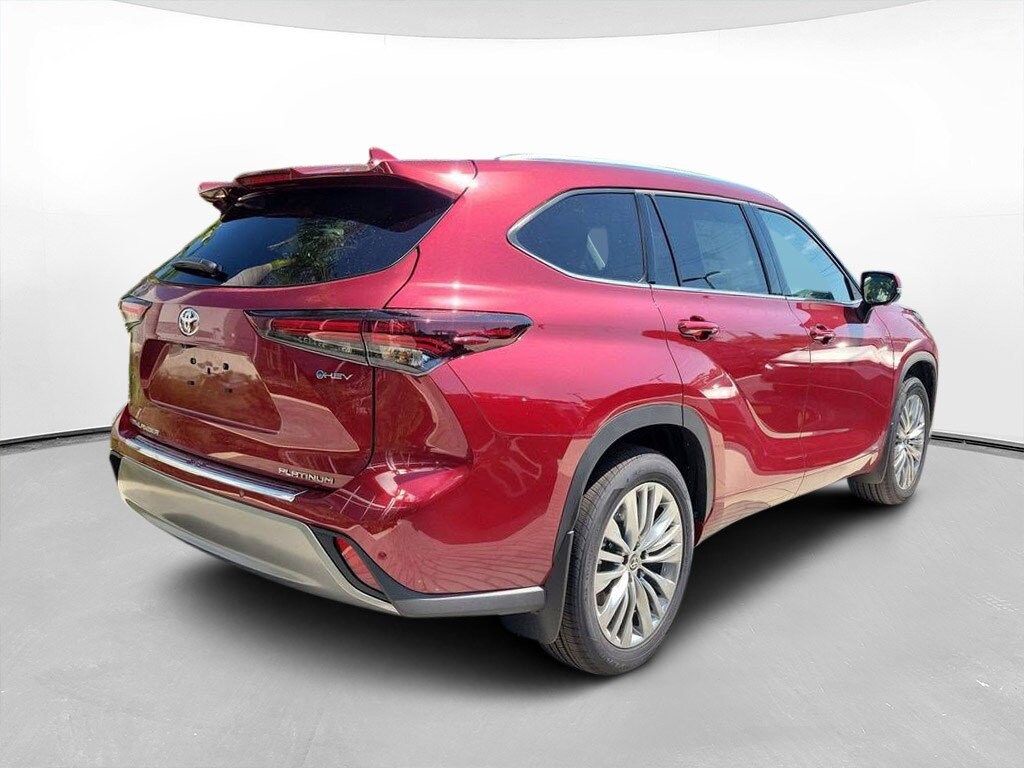 New 2026 Toyota Highlander Hybrid Platinum SUV