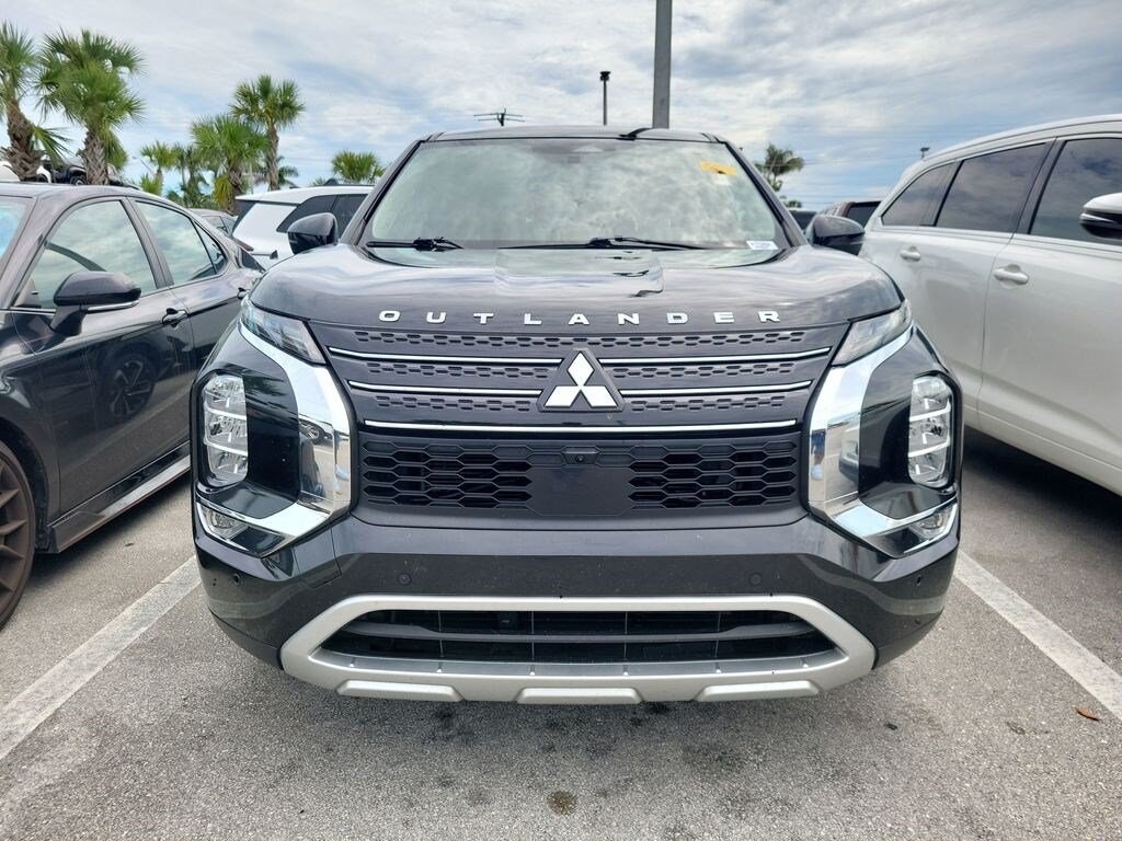 Used 2024 Mitsubishi Outlander SE SUV