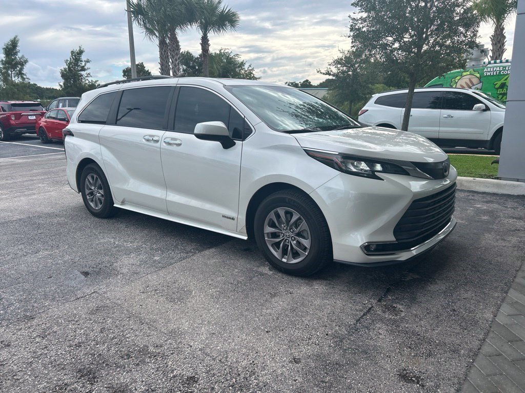 Used 2021 Toyota Sienna XLE 8 Passenger Van