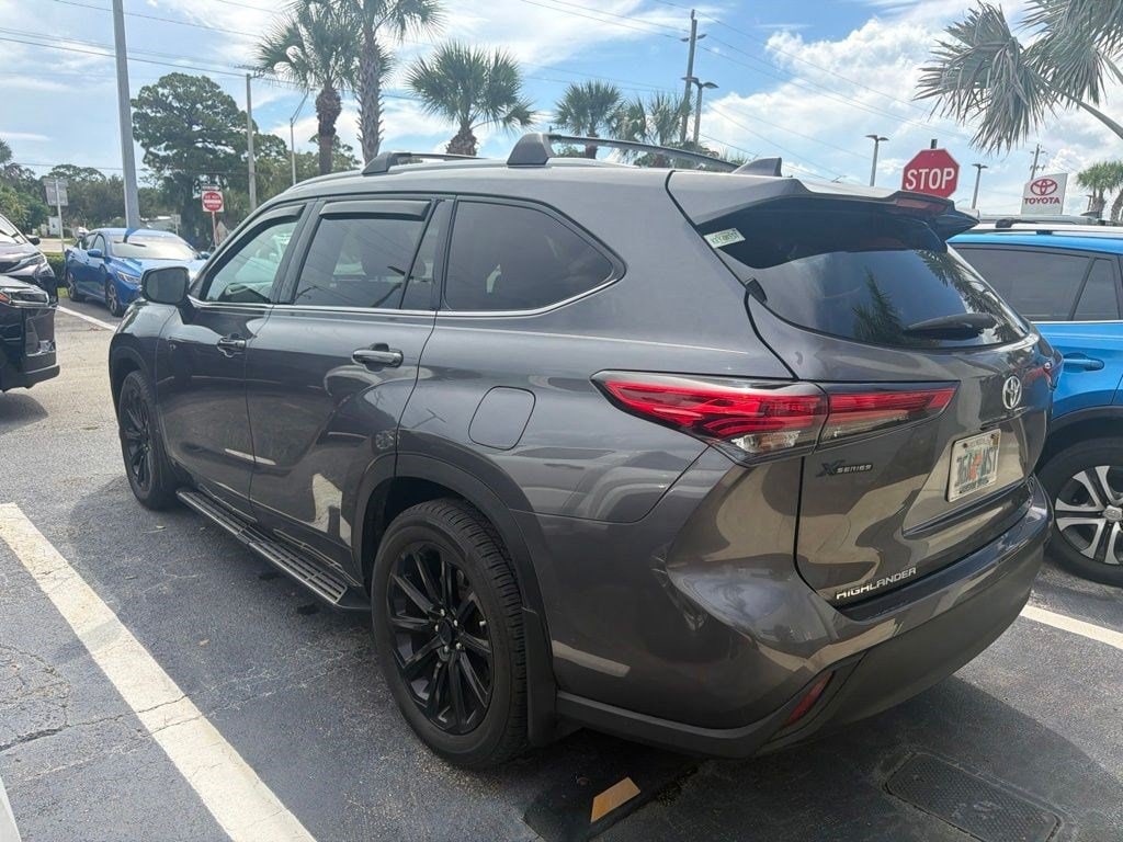 Used 2022 Toyota Highlander Hybrid XLE SUV