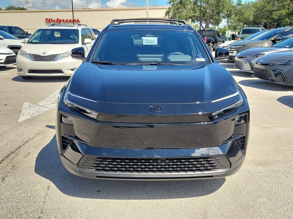 New 2026 Toyota C-HR XSE SUV