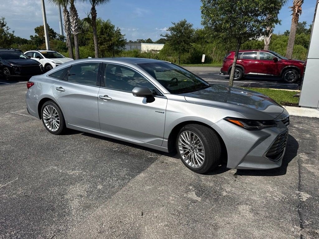 Used 2020 Toyota Avalon Hybrid Limited Sedan
