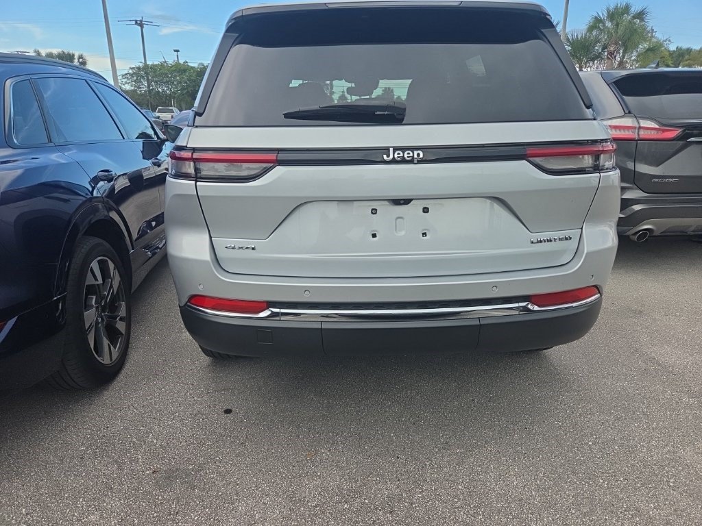 Used 2022 Jeep Grand Cherokee Limited SUV