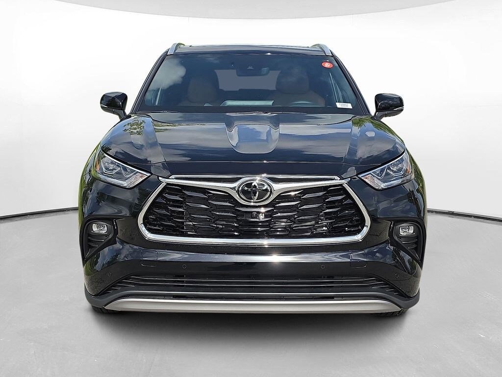 New 2026 Toyota Highlander Platinum SUV